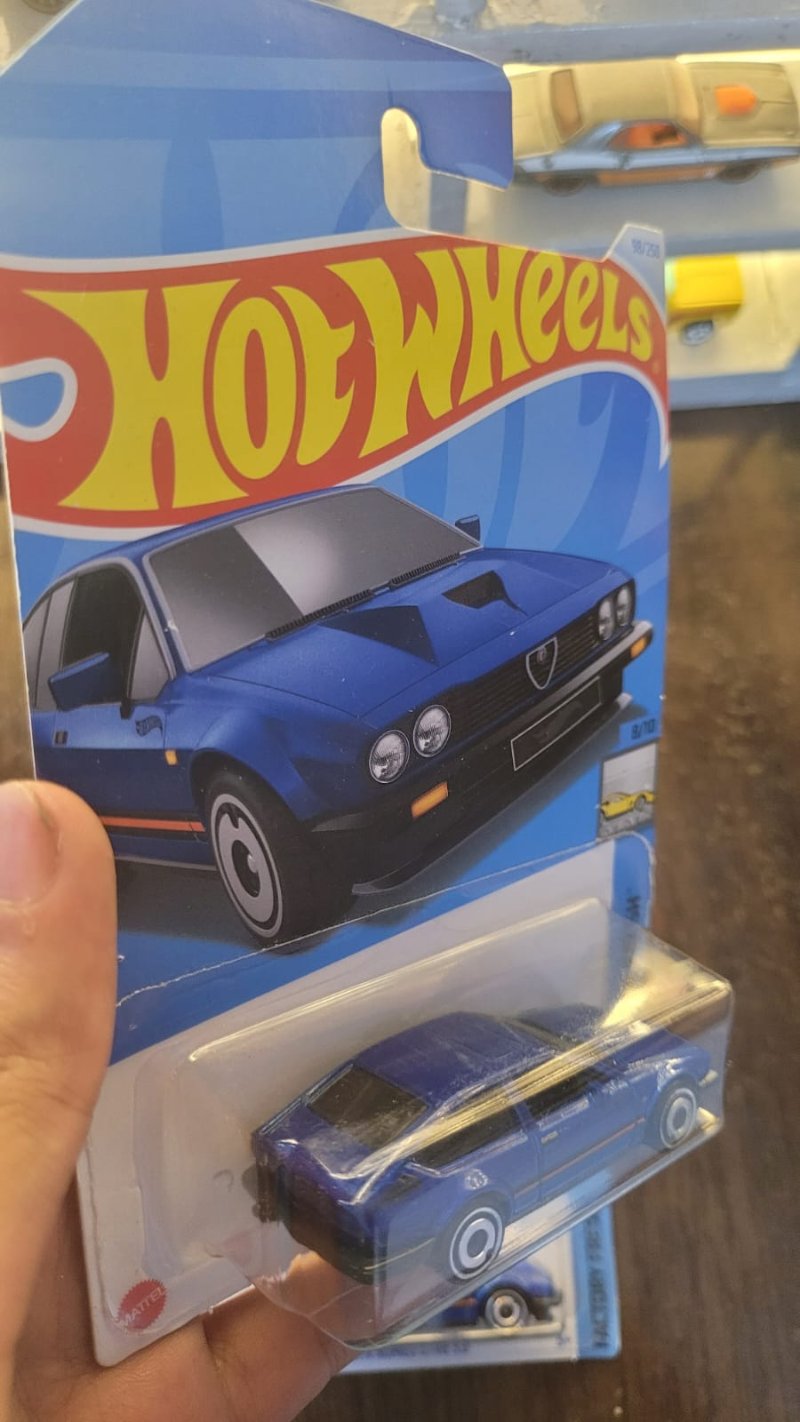 Rear view of Hot Wheels Mainline Alfa Romeo GTV6 3.0 in blue