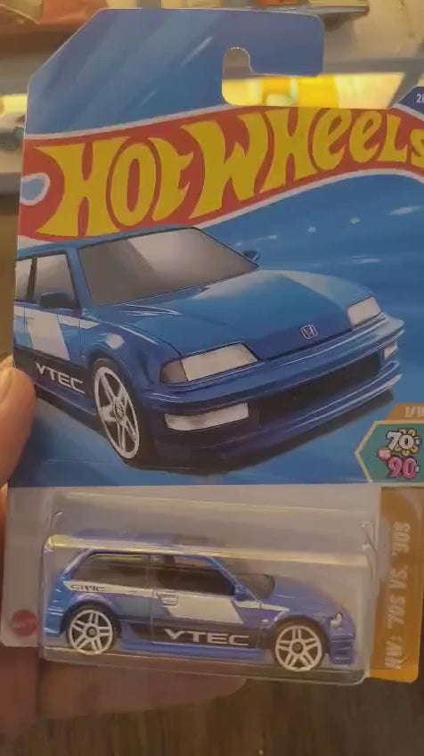 Detailed look at Hot Wheels Mainline 1990 Honda Civic EF die-cast model