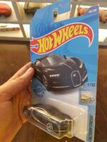 Angled view of Hot Wheels '16 Bugatti Chiron Black die-cast model
