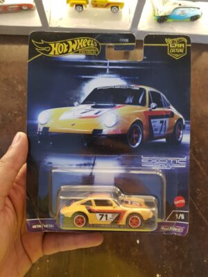 Front view of Hot Wheels Premium '71 Porsche 911 die-cast model