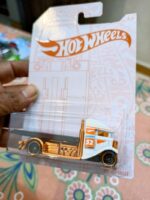 Side view of Hot Wheels Fast Bed Hauler Edition