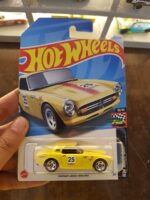 Front view of Hot Wheels Honda S800 Racing die-cast model