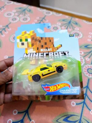 Hot Wheels Minecraft Ocelot Character Car Die-Cast Collectible